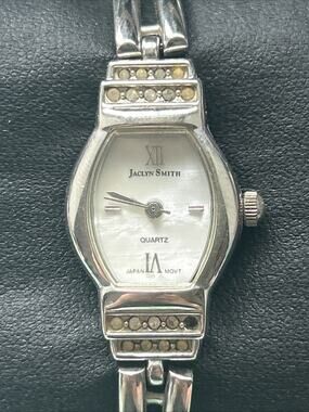 Jaclyn Smith Silver Tone Women’s Quartz Watch